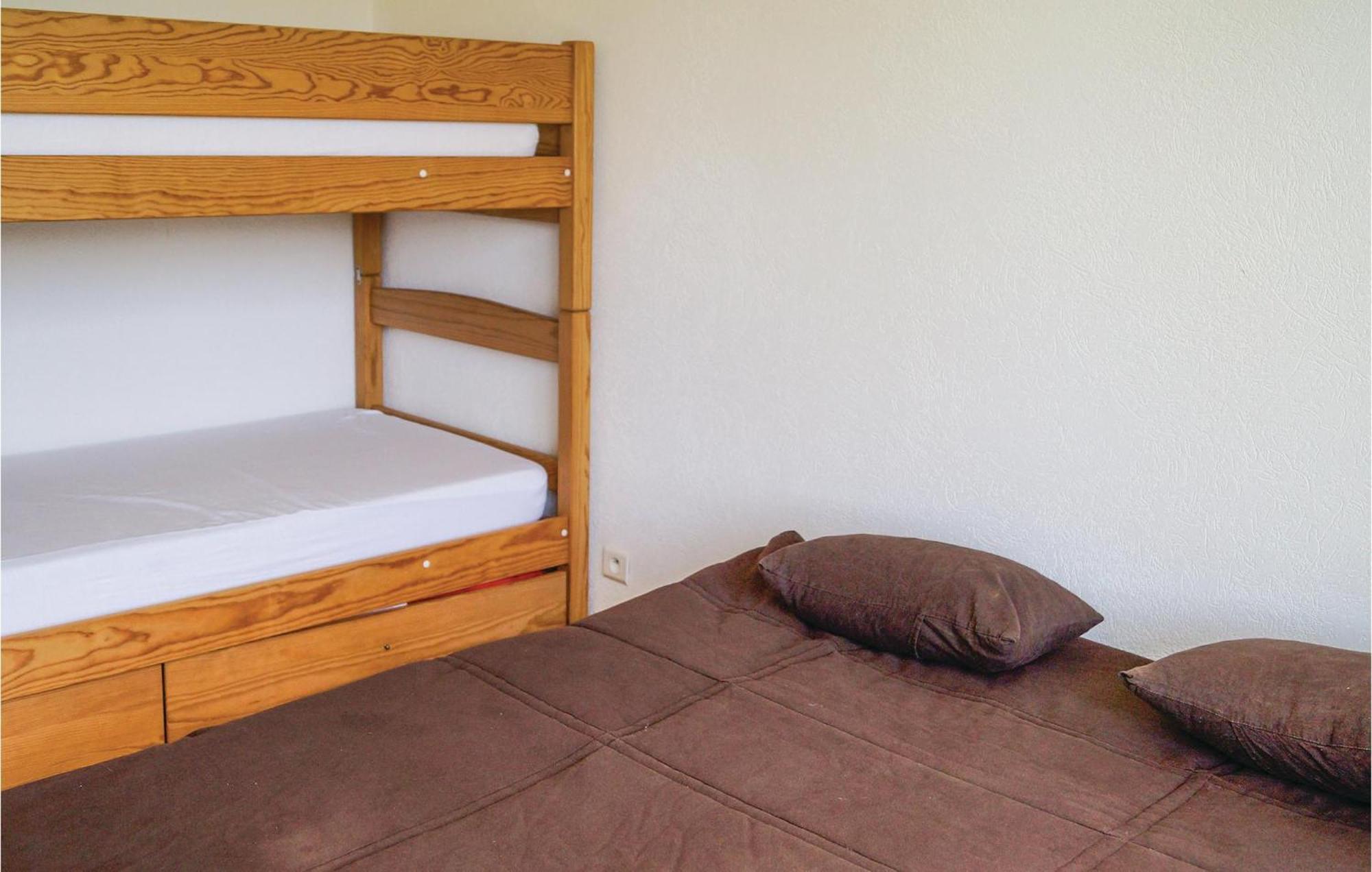 Cozy Apartment In Premanon With Kitchenette 외부 사진