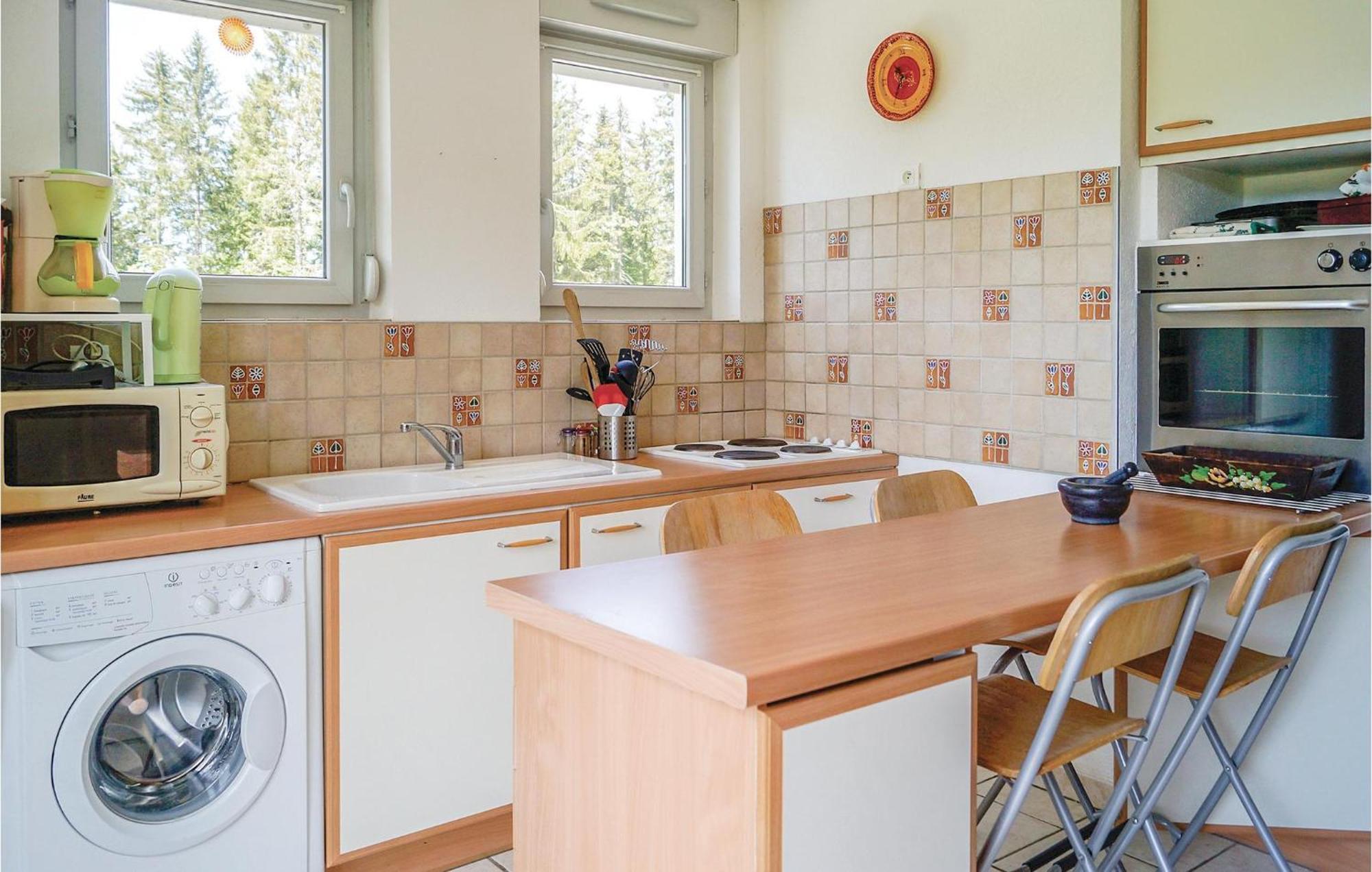 Cozy Apartment In Premanon With Kitchenette 외부 사진