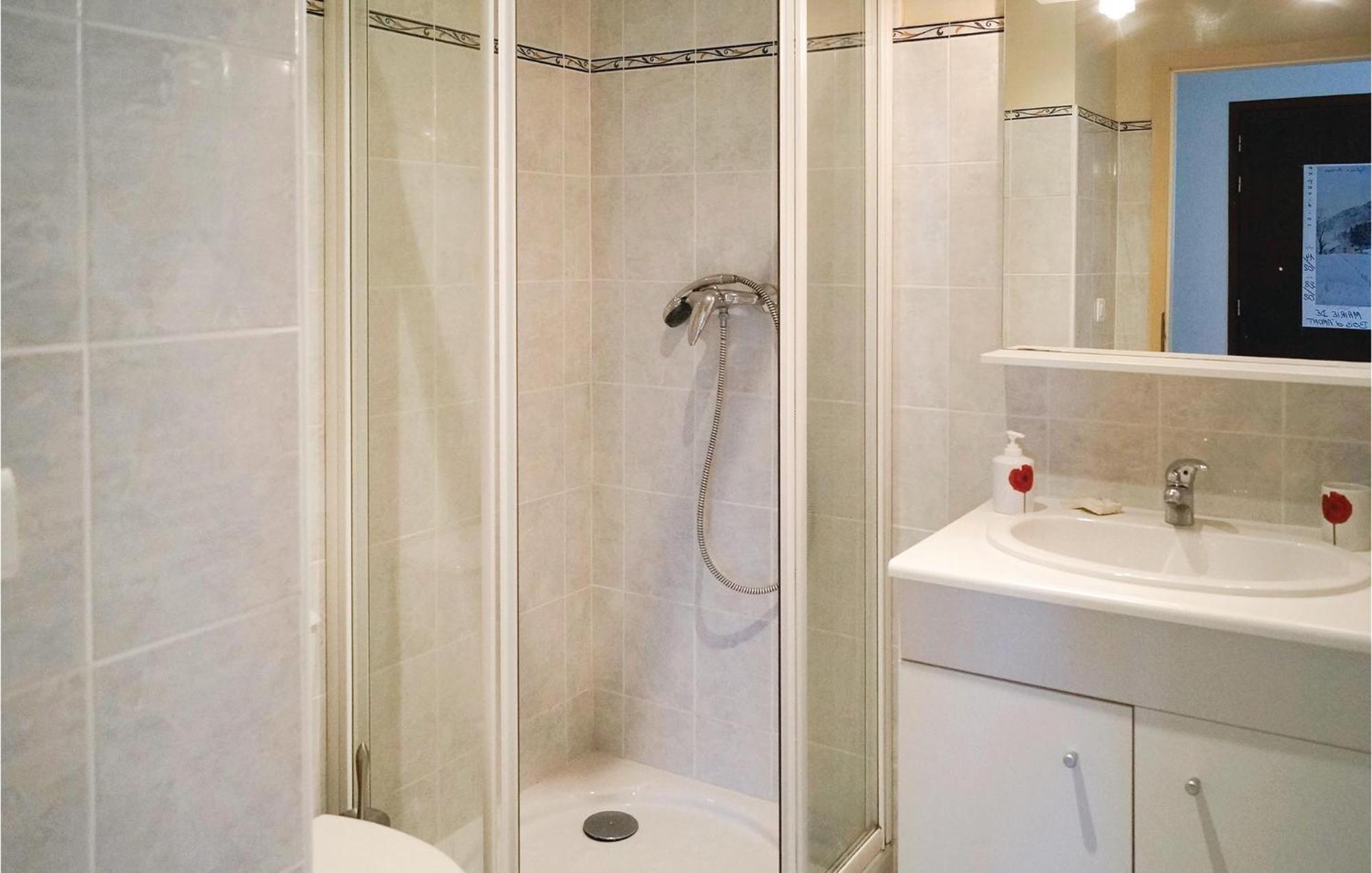 Cozy Apartment In Premanon With Kitchenette 외부 사진